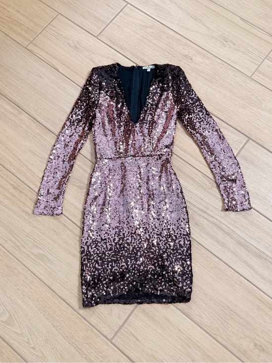 Charlotte Russe Dresses & Skirts - Charlotte Russe Y2K XS Rose Gold Sequin Bodycon Mini Dress Long Sleeve V